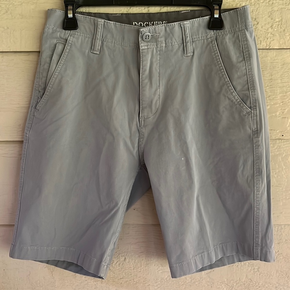 Dockers Gray short W30 8” smart 360 flex style